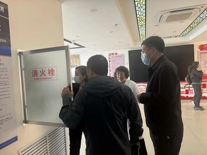 【暖心海医】彩虹下奋进的海港医院(图3)