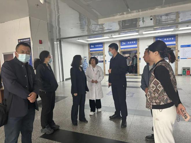 【暖心海医】彩虹下奋进的海港医院(图4)