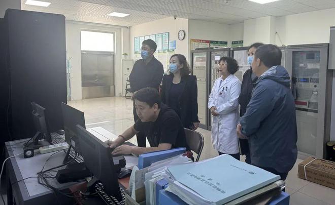 【暖心海医】彩虹下奋进的海港医院(图2)