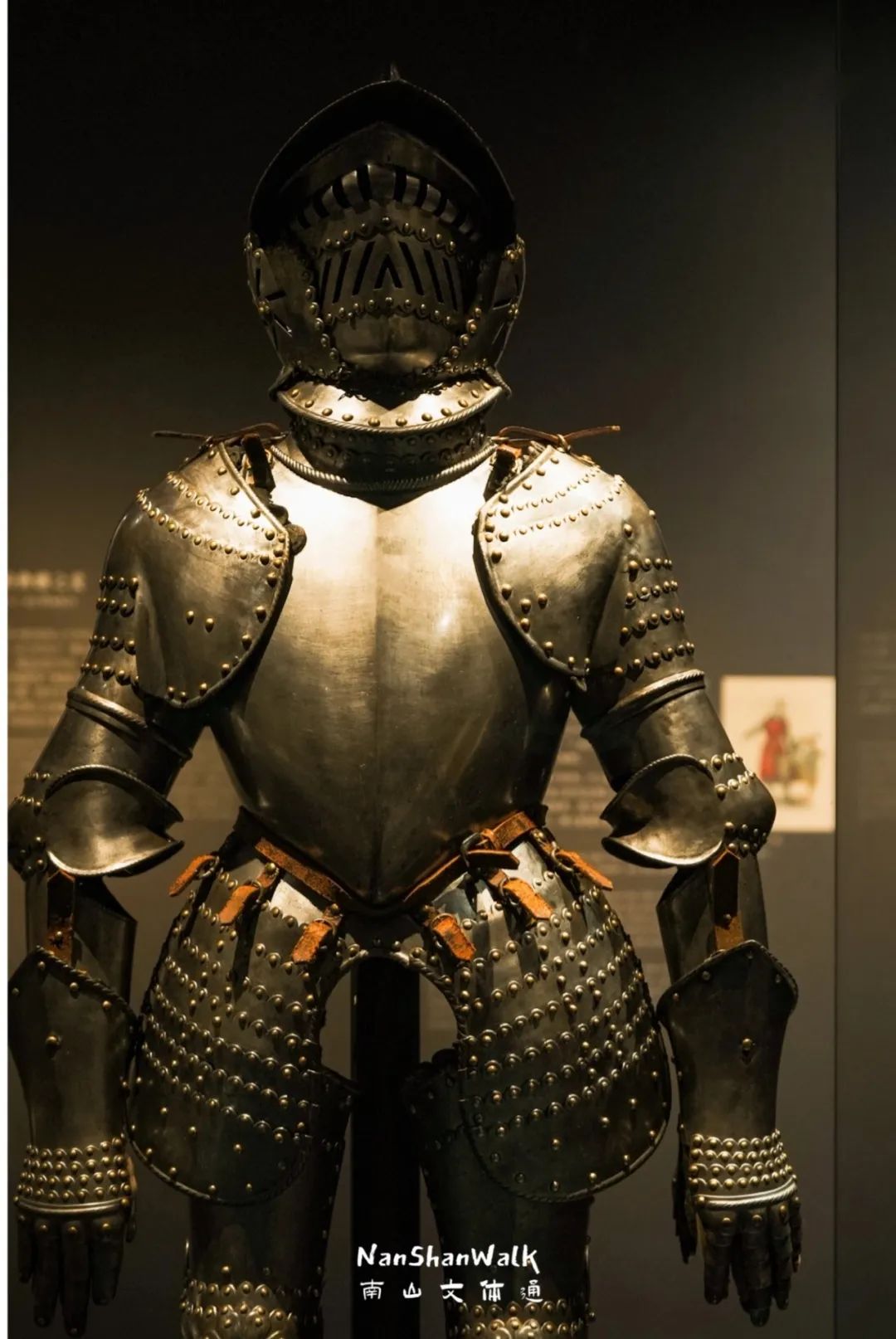 速冲！欧洲骑士盔甲免费试穿！(图4)