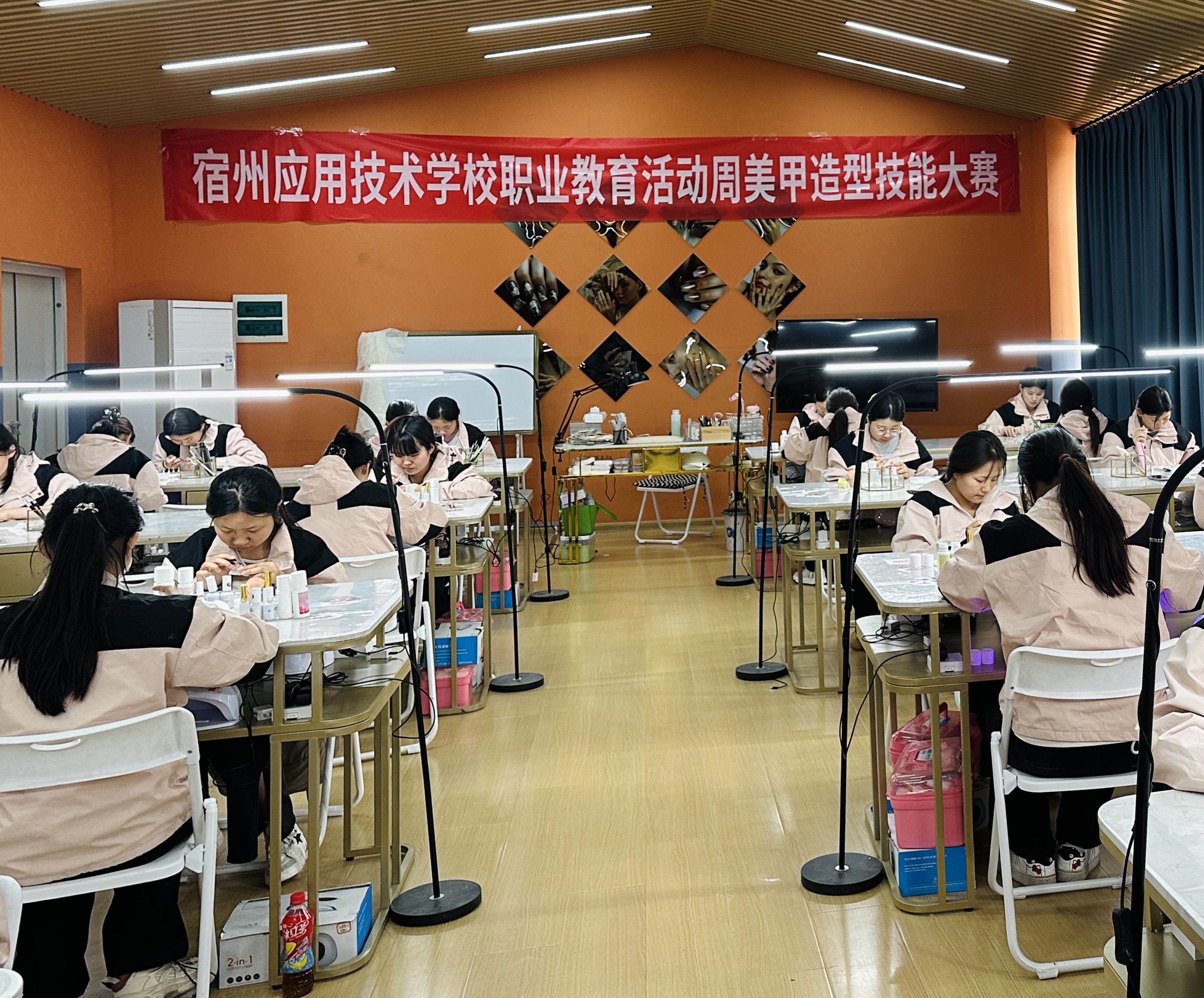 宿州应用技术学校现代艺术系职业教育活动周盛大启幕